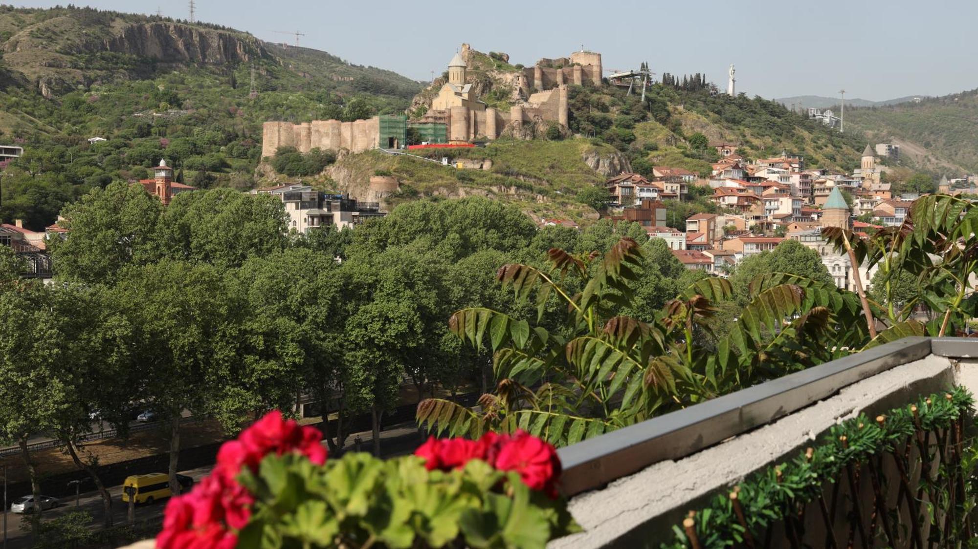 Wine Rock Hotel Tbilisi Ngoại thất bức ảnh